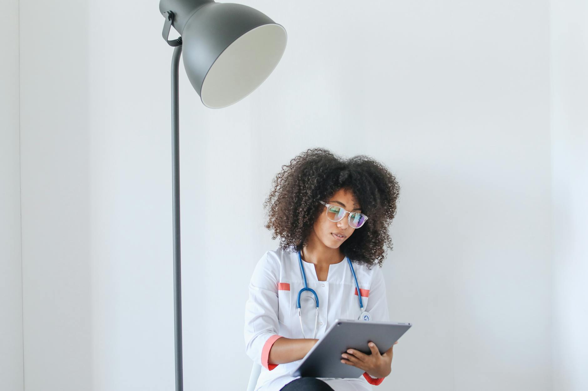 10 Common Causes of Shoulder Blade Pain You Shouldn’t Ignore