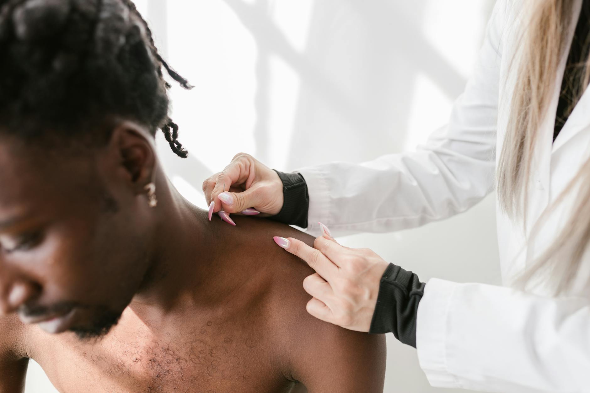 10 Common Thyroid Problems Symptoms You Shouldn’t Ignore