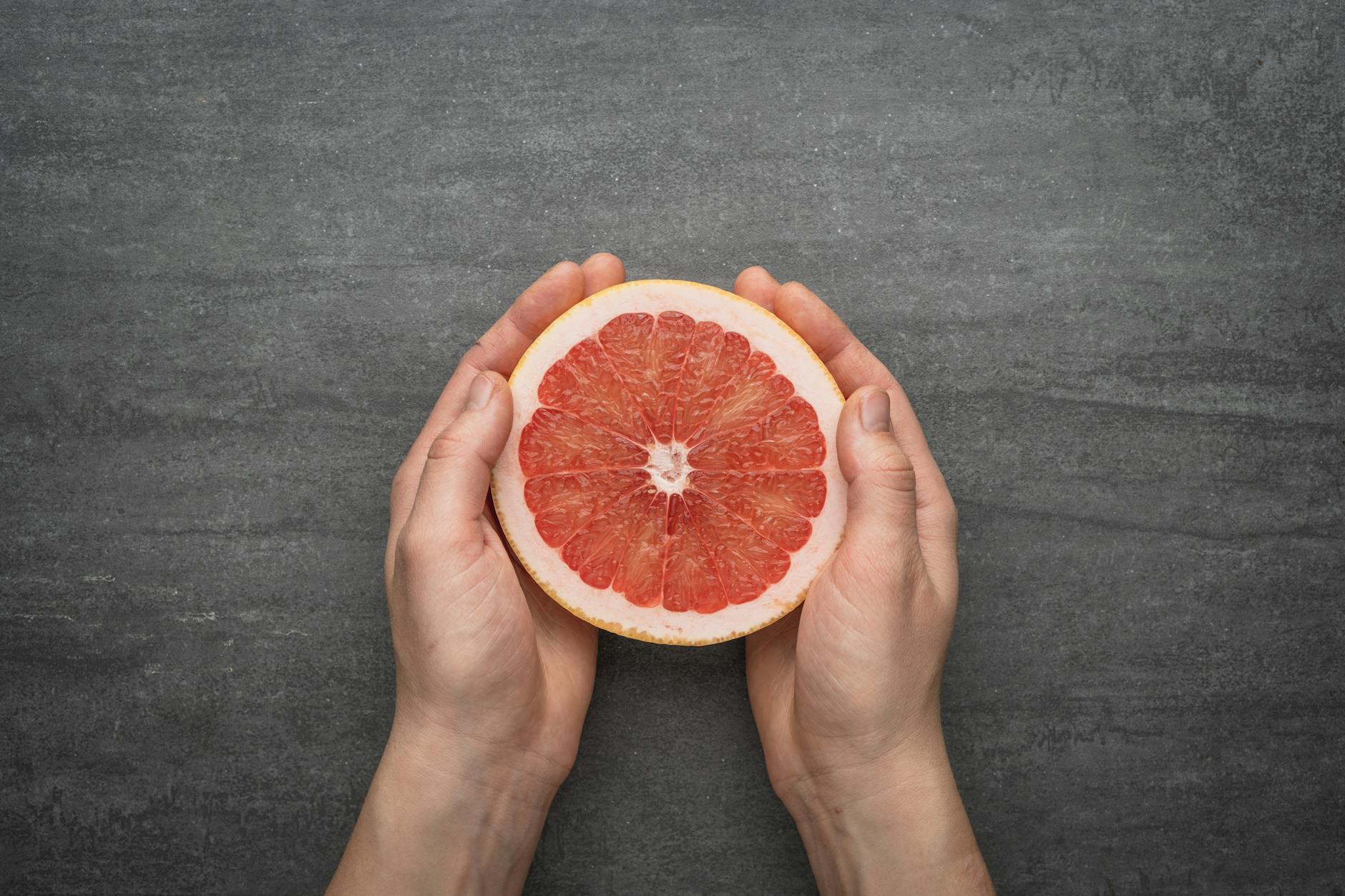 10 Science-Backed Benefits of Grapefruit