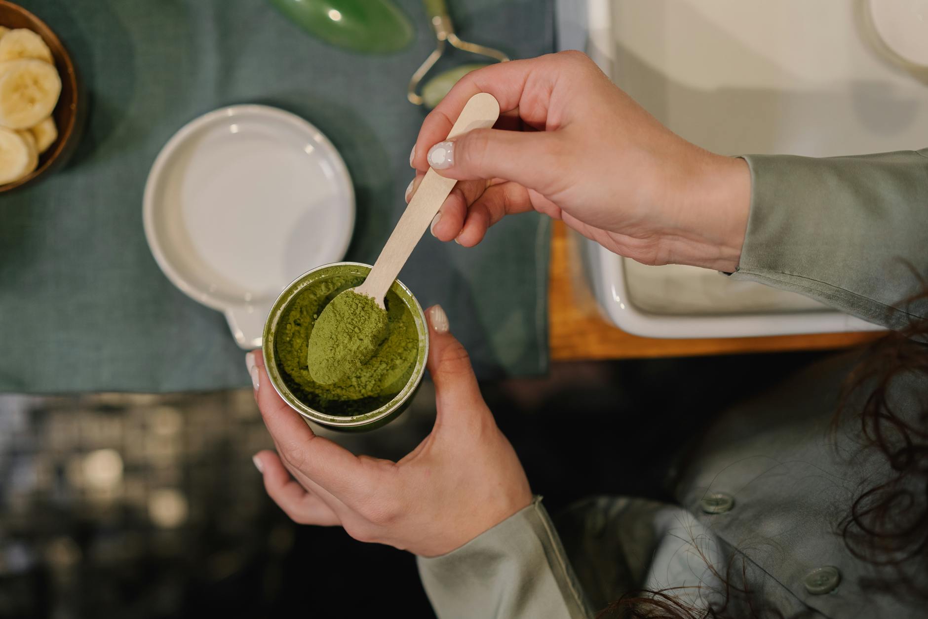 10 Science-Backed Benefits of Matcha Tea